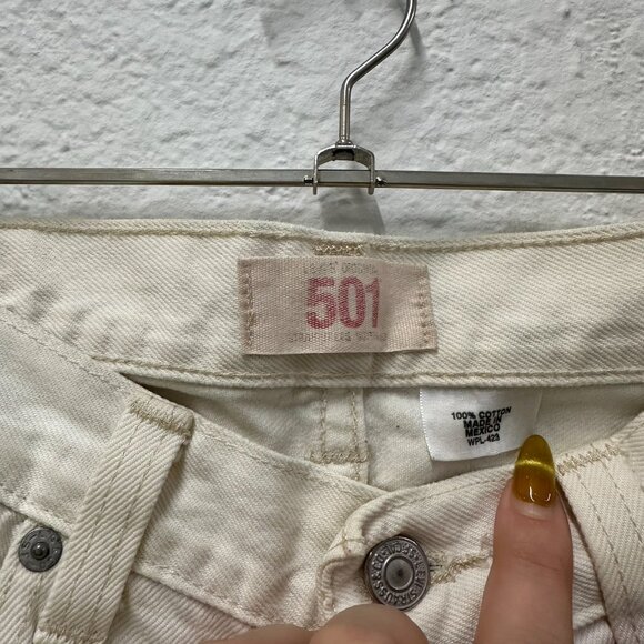 Vintage 90s Levi’s 501 Faded Off Distressed White Denim Jeans Size 30x32 - Picture 3 of 5